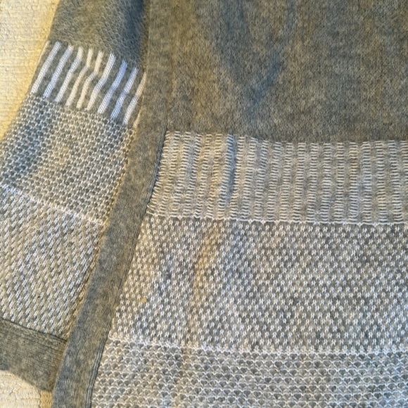 Banana Republic - Birdseye merino/wool poncho - Picture 5 of 8